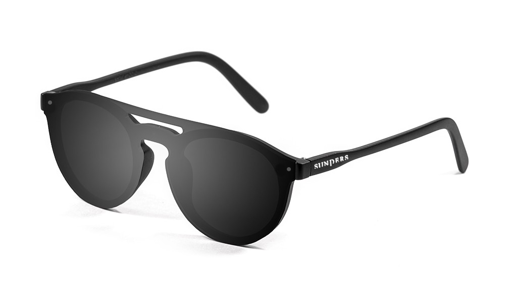 gafas de sol SUNPERS modelo biarritz lente plana doble puente montura policarbonato lente negra montura negro mate frontal